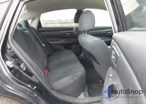 2015 Nissan Altima 2.5 S z USA, uszkodzony, nr VIN 1N4AL3AP7FC293935